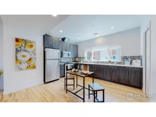 Photo #4: 984825 Listing