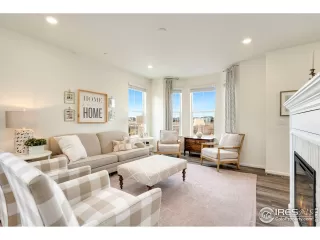 Photo #3: 984827 Listing