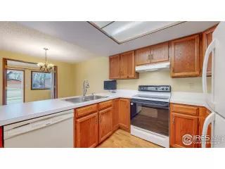 Photo #2: 984837 Listing