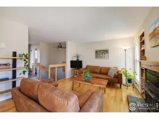 Photo #4: 984842 Listing