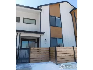 Photo #2: 984857 Listing