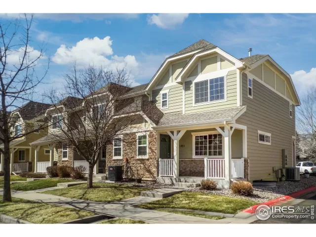 MLS: 984862 Condo For Sale