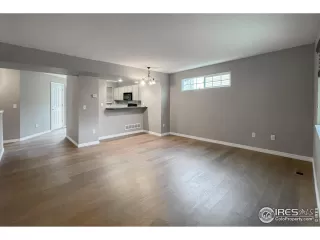 Photo #4: 984862 Listing