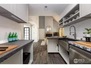 Photo #2: 984867 Listing 