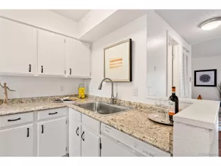 Photo #4: 9848701 Listing