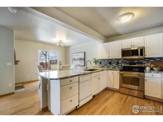 Photo #6: 984885 Listing