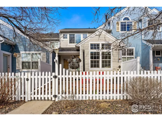 MLS: 984891 Condo For Sale