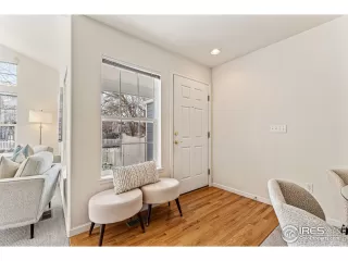 Photo #3: 984891 Listing