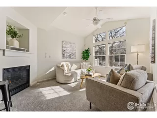 Photo #5: 984891 Listing