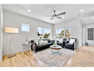 Photo #1: 984937 Listing