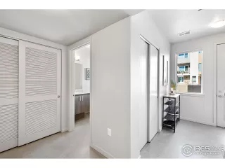 Photo #6: 984937 Listing