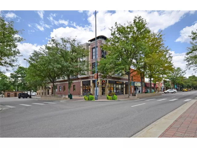 MLS: 9849821 Condo For Sale