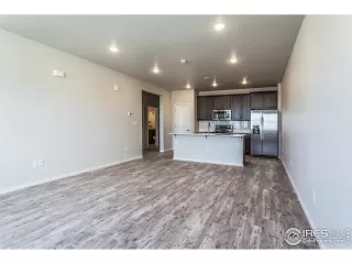 Photo #6: 984989 Listing