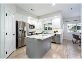 Photo #6: 984999 Listing