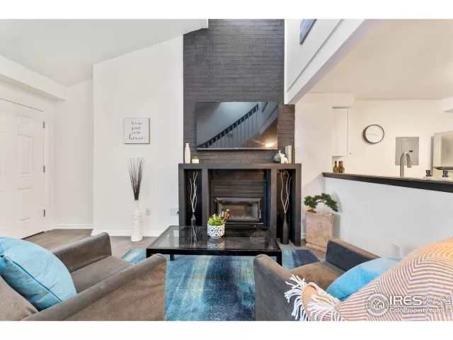 MLS: 985007 Condo For Sale