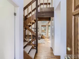 Photo #3: 985016 Listing