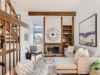 Photo #5: 985016 Listing