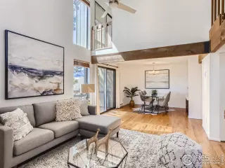 Photo #6: 985016 Listing