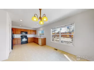 Photo #5: 985018 Listing 