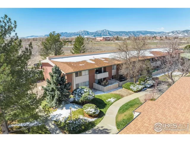 MLS: 985036 Condo For Sale