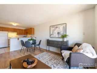 Photo #6: 985036 Listing 