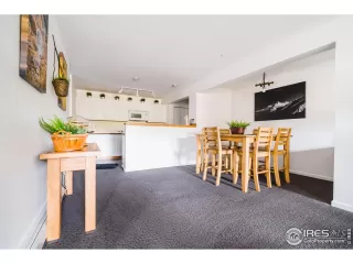 Photo #5: 985041 Listing