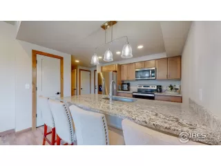 Photo #6: 985065 Listing