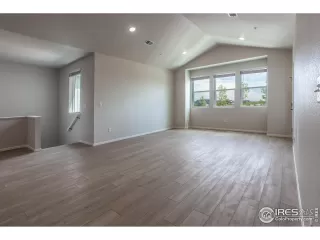 Photo #6: 985068 Listing