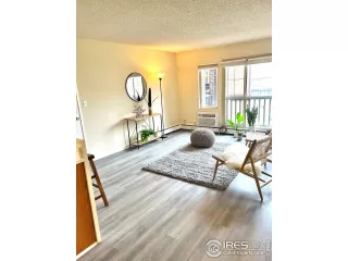 Photo #2: 985093 Listing