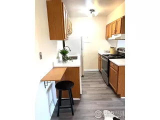 Photo #4: 985093 Listing