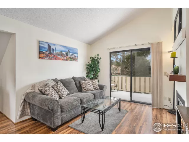 MLS: 985163 Condo For Sale