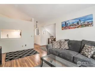 Photo #3: 985163 Listing