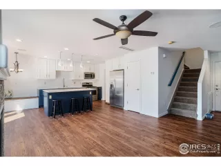 Photo #4: 985191 Listing 