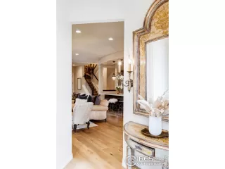 Photo #5: 985289 Listing 