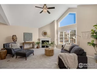 Photo #4: 985301 Listing