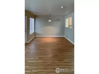 Photo #5: 985304 Listing