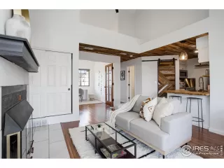 Photo #3: 985376 Listing