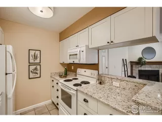 Photo #6: 985435 Listing