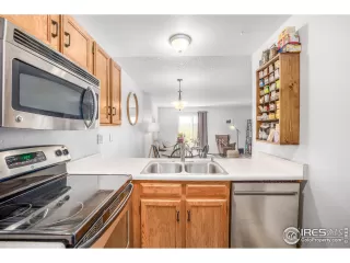 Photo #5: 985482 Listing 