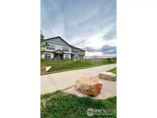 MLS: 985525 Condo For Sale