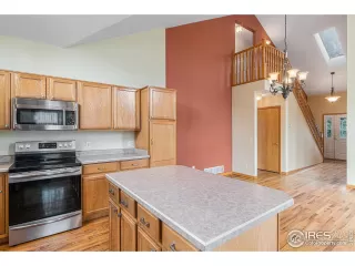 Photo #6: 985538 Listing