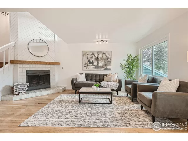 MLS: 985552 Condo For Sale