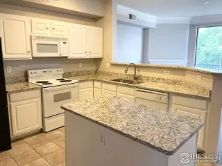 Photo #2: 985556 Listing