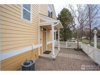 Photo #4: 985631 Listing