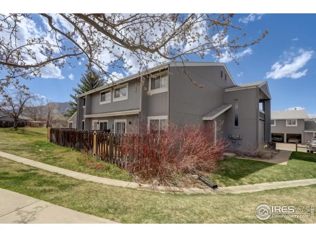 MLS: 985679 Condo For Sale