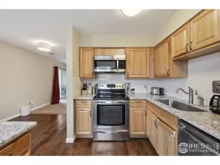 Photo #4: 985690 Listing