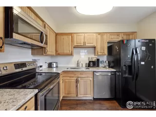 Photo #6: 985690 Listing