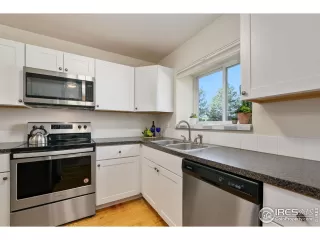 Photo #4: 985701 Listing