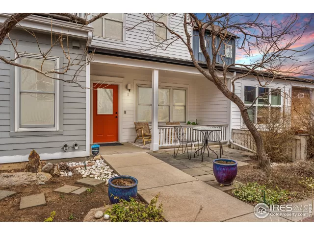 MLS: 985702 Condo For Sale