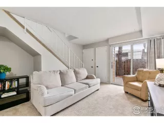 Photo #3: 985742 Listing